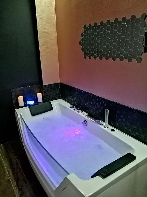 Appartements Avec Balneo Et Sauna Privatif - Troyes Centre Троа Екстериор снимка