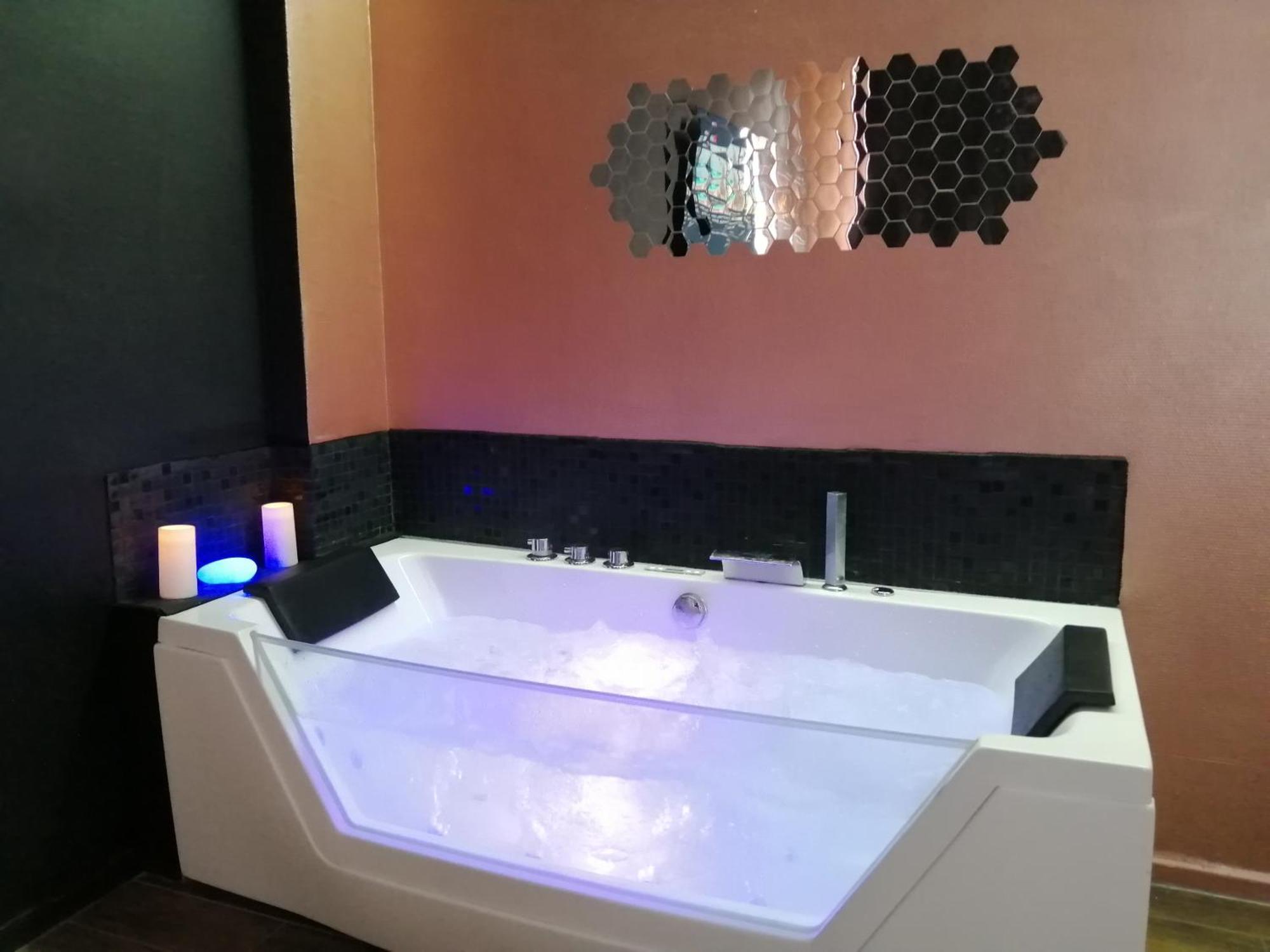 Appartement Avec Balneo Et Sauna Privatif - Le Rose Cuivre Троа Екстериор снимка